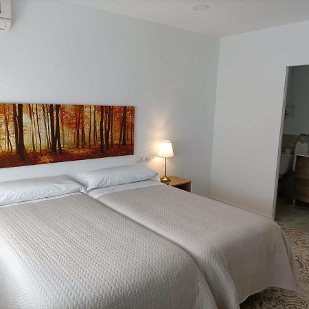 Hostal Las Encinas Вильявисьоса-де-Одон Экстерьер фото