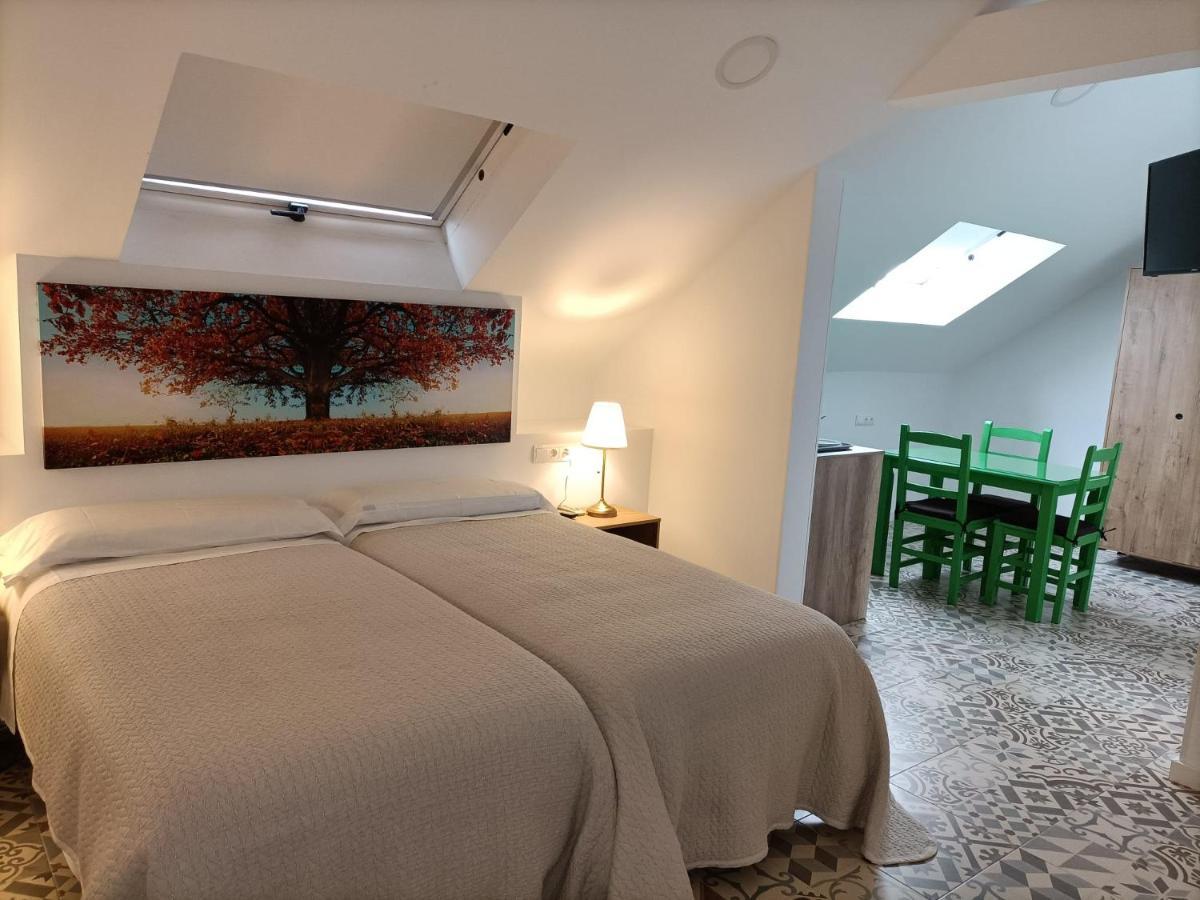 Hostal Las Encinas Вильявисьоса-де-Одон Экстерьер фото