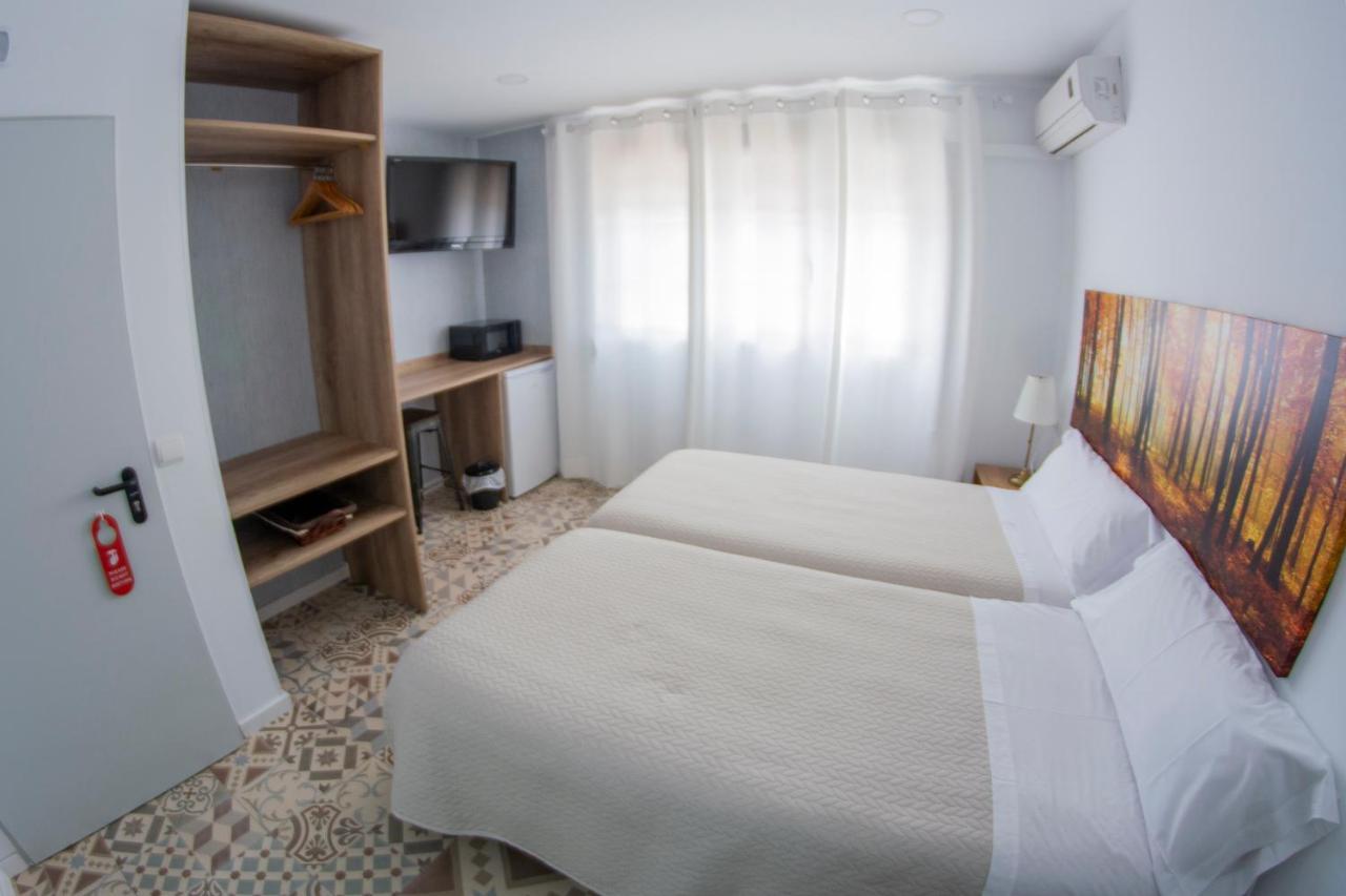 Hostal Las Encinas Вильявисьоса-де-Одон Экстерьер фото