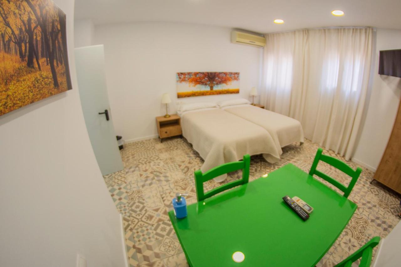 Hostal Las Encinas Вильявисьоса-де-Одон Экстерьер фото