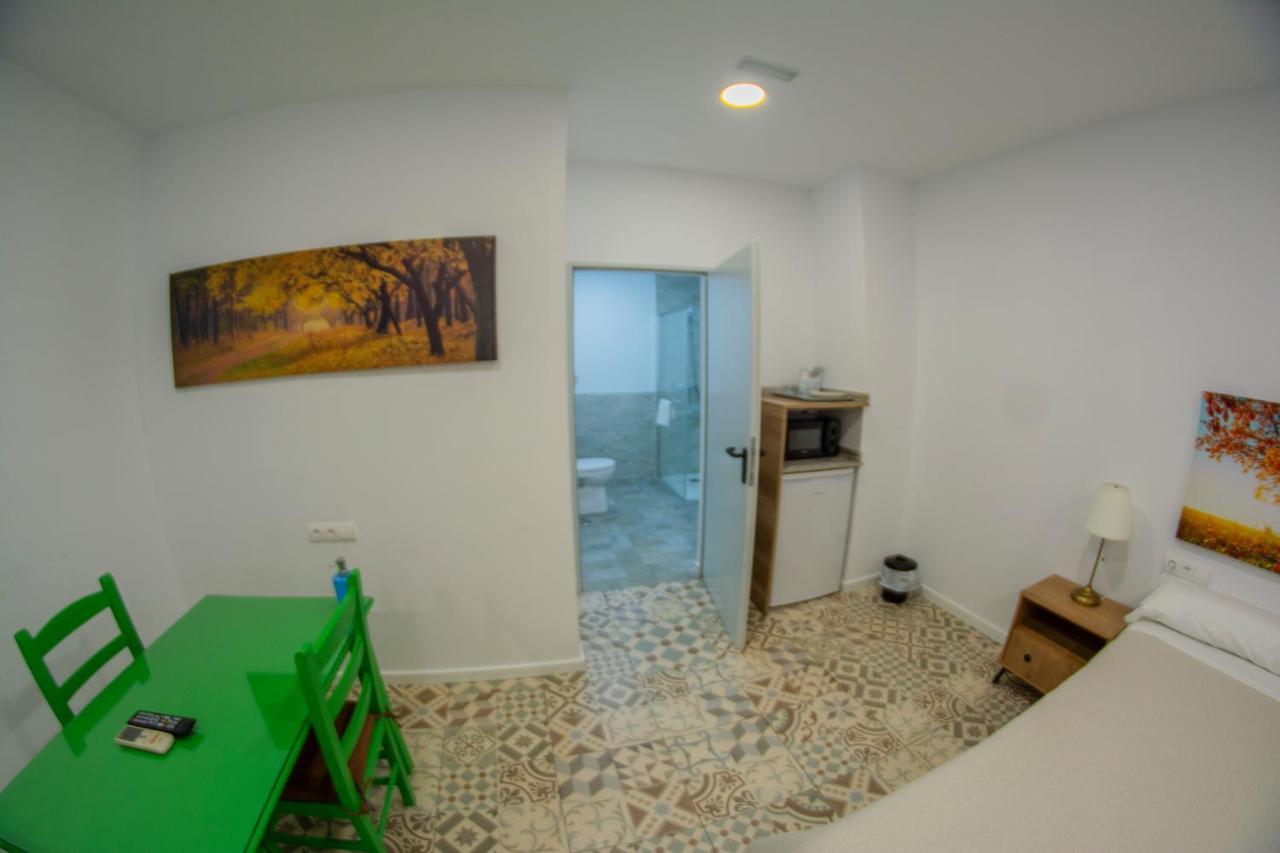 Hostal Las Encinas Вильявисьоса-де-Одон Экстерьер фото