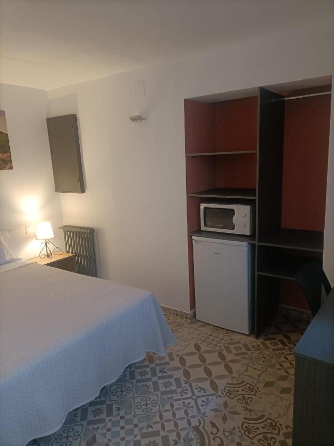 Hostal Las Encinas Вильявисьоса-де-Одон Экстерьер фото